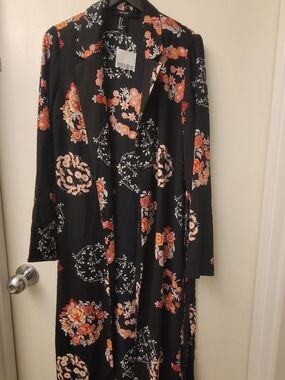Forever 21 Black Long Sleeve Floral Maxi Dress